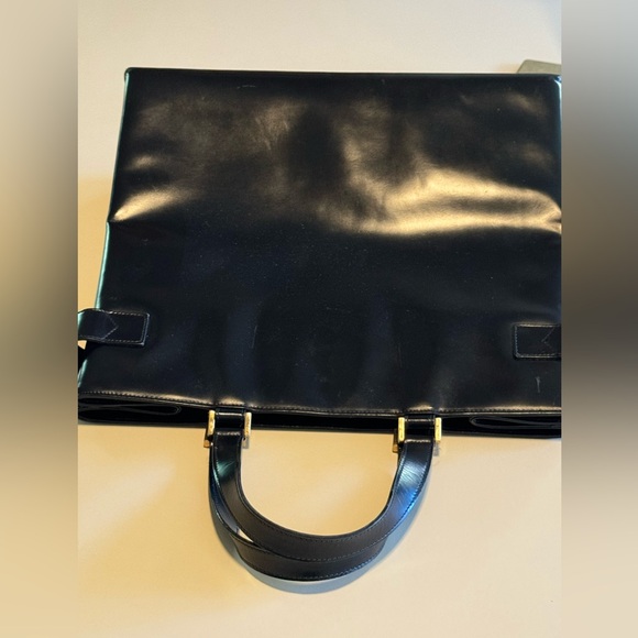 Gucci Vintage '90s Black Leather Tote in Fair Condition (interior peeling) - Picture 4 of 10